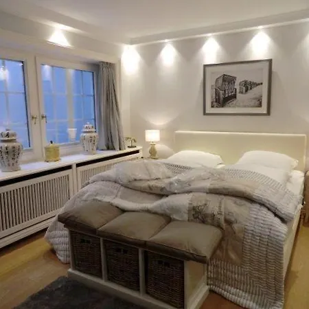 Gartensuite-kamin-sauna-pool-garten アパート カンペン